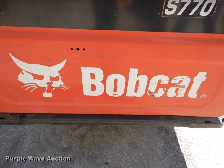 image for item IQ9560 2011 Bobcat S770  skid steer loader