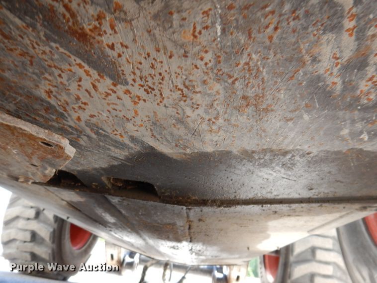 image for item IQ9560 2011 Bobcat S770  skid steer loader