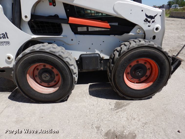 image for item IQ9560 2011 Bobcat S770  skid steer loader
