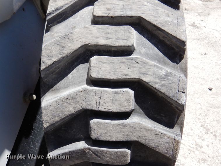 image for item IQ9560 2011 Bobcat S770  skid steer loader