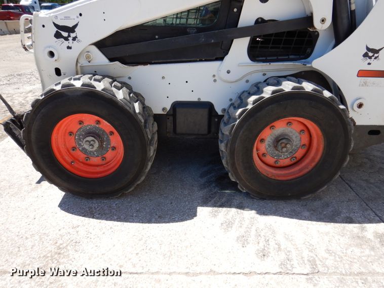 image for item IQ9560 2011 Bobcat S770  skid steer loader