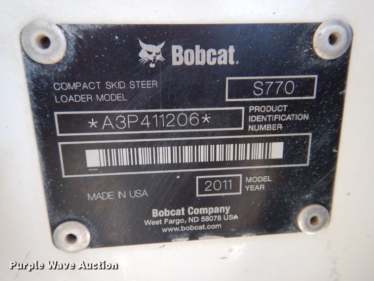 image for item IQ9560 2011 Bobcat S770  skid steer loader