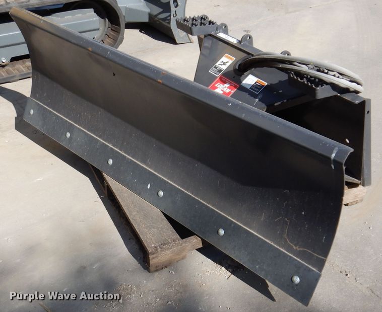image for item IQ9562 FFC 173355  72"W skid steer snow plow
