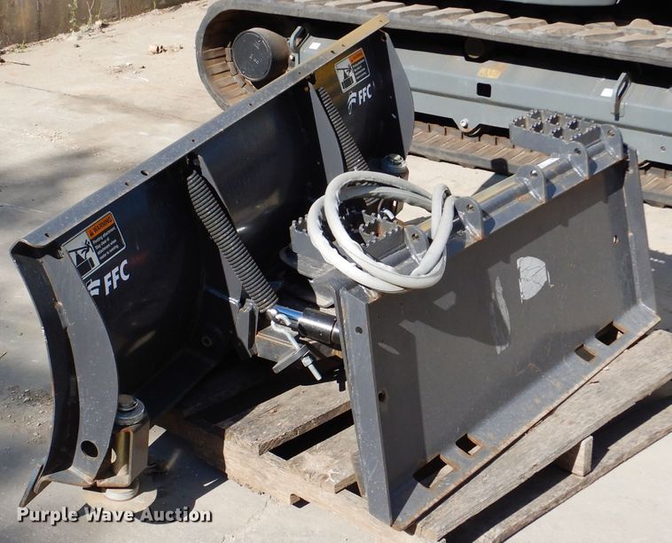 image for item IQ9562 FFC 173355  72"W skid steer snow plow