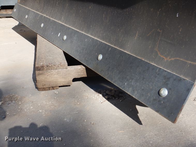 image for item IQ9562 FFC 173355  72"W skid steer snow plow
