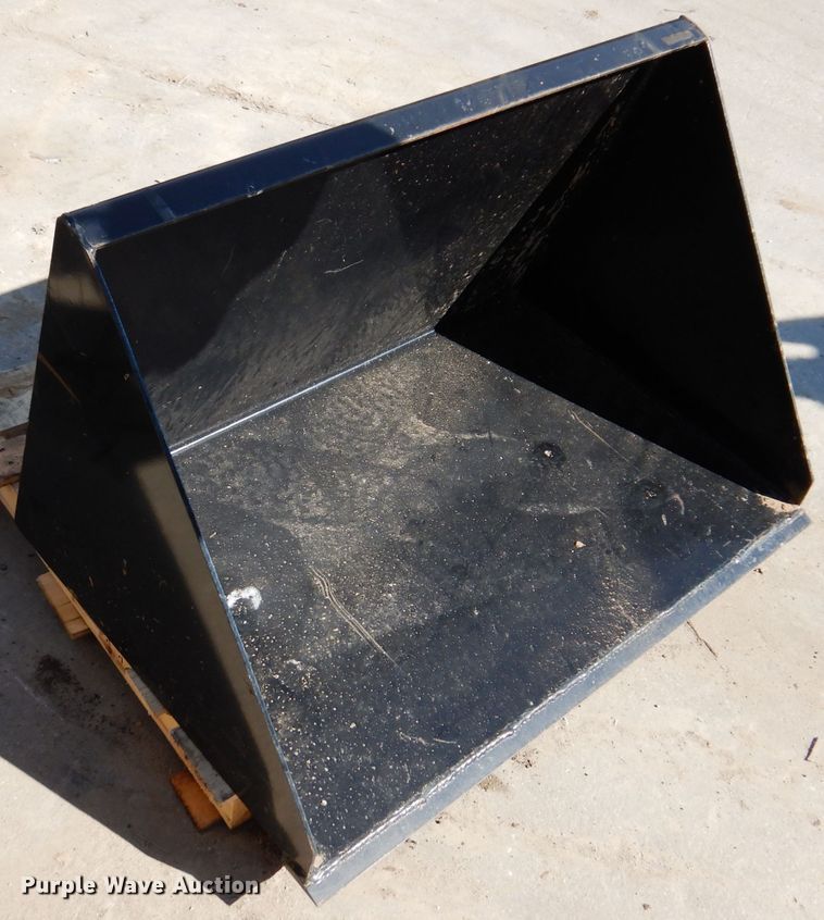 image for item IQ9563 Bradco 107783  45"W loader bucket