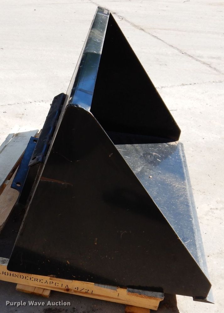 image for item IQ9563 Bradco 107783  45"W loader bucket