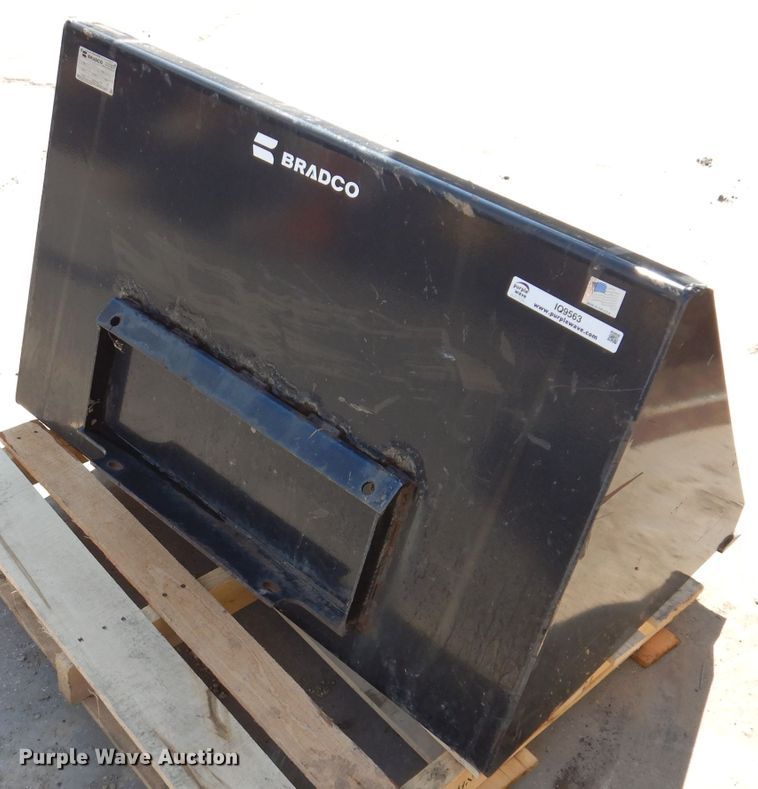 image for item IQ9563 Bradco 107783  45"W loader bucket