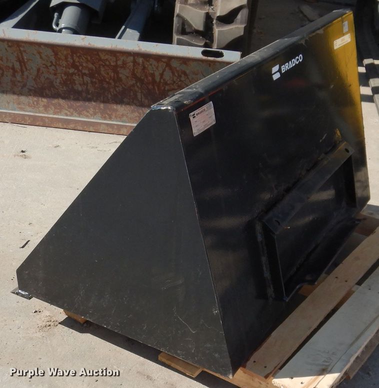 image for item IQ9563 Bradco 107783  45"W loader bucket