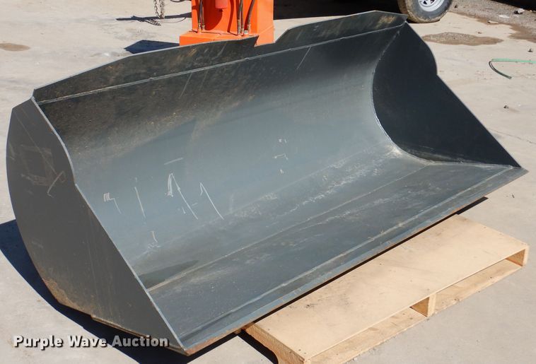 image for item IQ9568 2010 Weideman 1000227942 83"W bucket