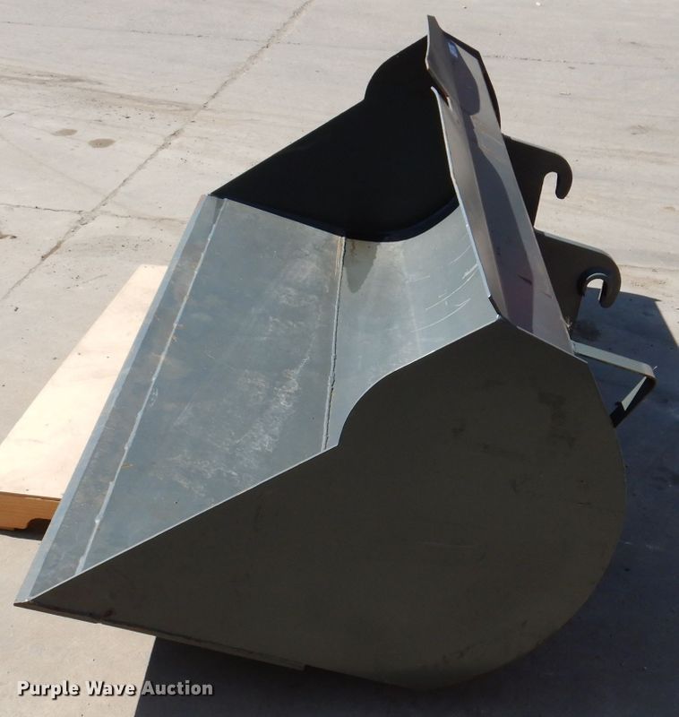 image for item IQ9568 2010 Weideman 1000227942 83"W bucket