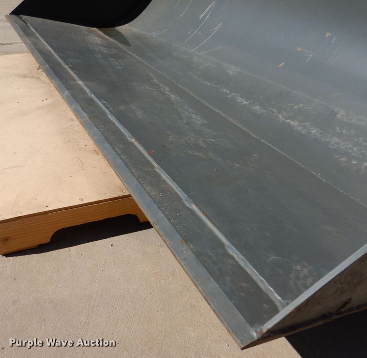 image for item IQ9568 2010 Weideman 1000227942 83"W bucket