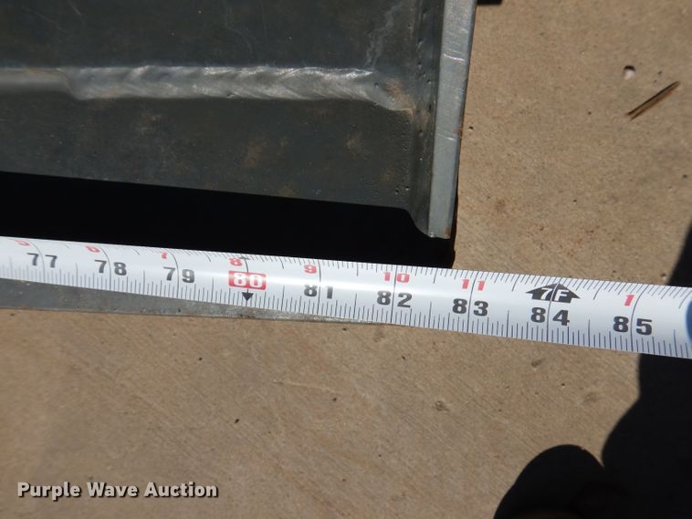 image for item IQ9568 2010 Weideman 1000227942 83"W bucket