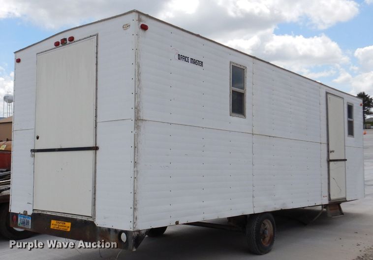 image for item IQ9575 1999 Independent Trailer Office Master  job trailer
