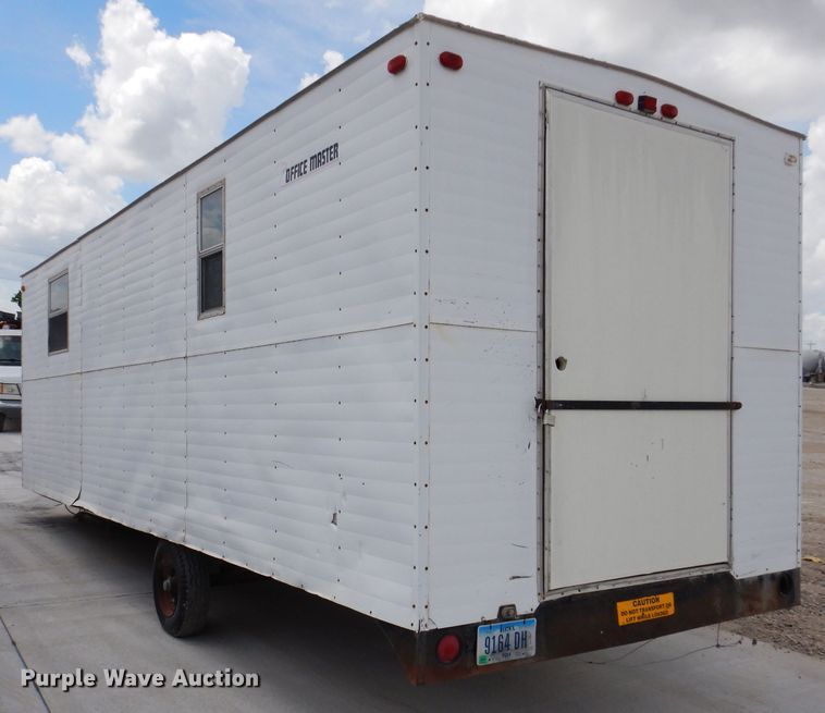 image for item IQ9575 1999 Independent Trailer Office Master  job trailer