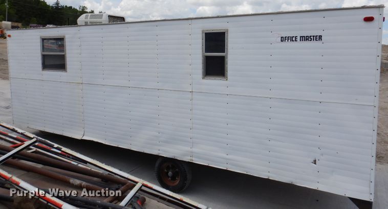 image for item IQ9575 1999 Independent Trailer Office Master  job trailer