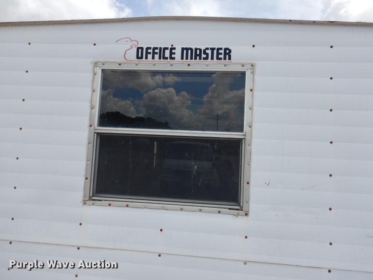 image for item IQ9575 1999 Independent Trailer Office Master  job trailer