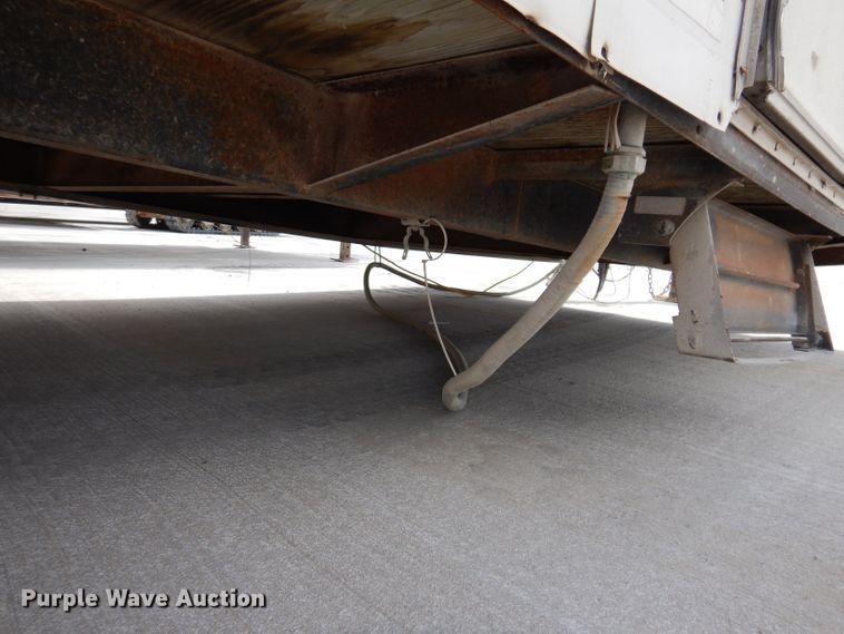 image for item IQ9575 1999 Independent Trailer Office Master  job trailer