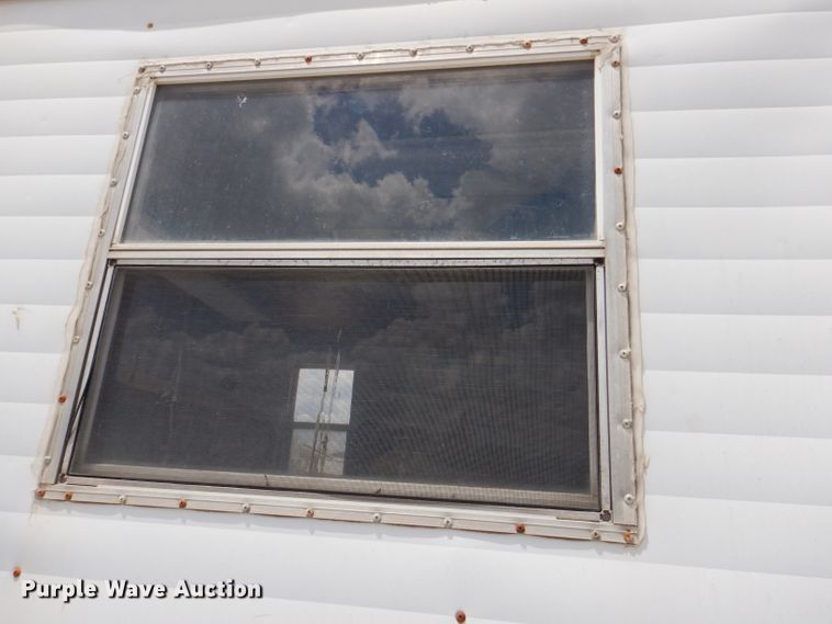 image for item IQ9575 1999 Independent Trailer Office Master  job trailer