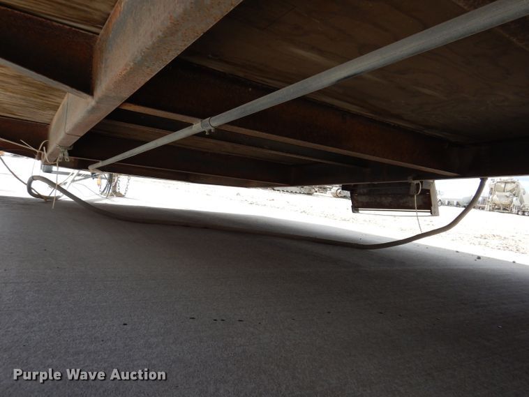 image for item IQ9575 1999 Independent Trailer Office Master  job trailer