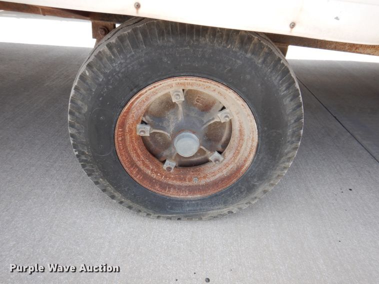 image for item IQ9575 1999 Independent Trailer Office Master  job trailer