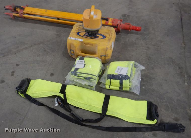 image for item IQ9579 Spectra Precision LL500  surveying laser