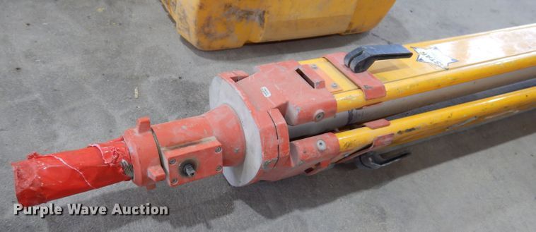 image for item IQ9579 Spectra Precision LL500  surveying laser