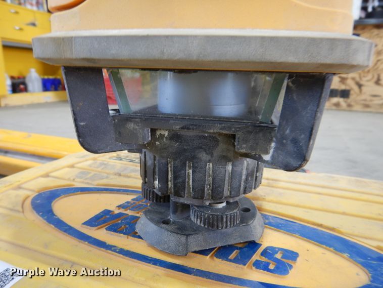 image for item IQ9579 Spectra Precision LL500  surveying laser