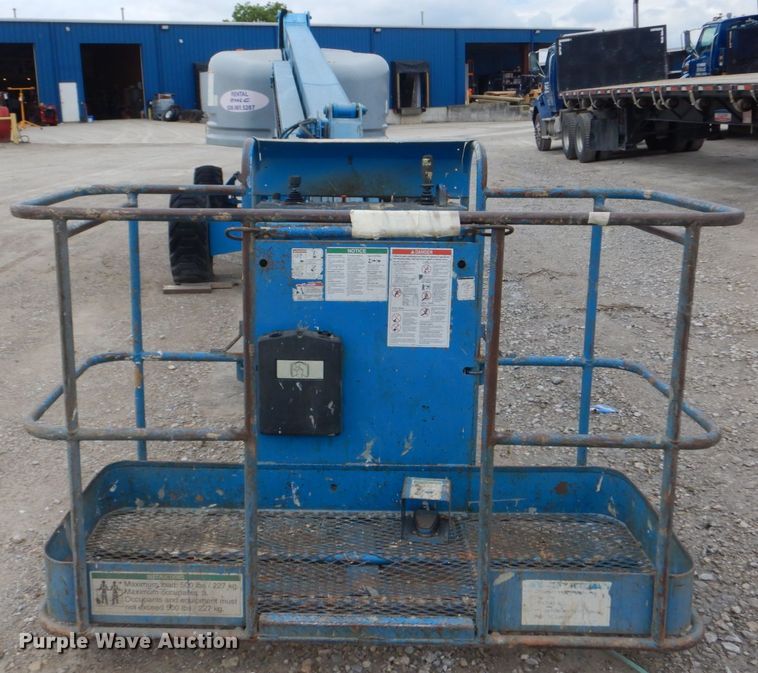 image for item IT9115 2001 Genie S-45  boom lift