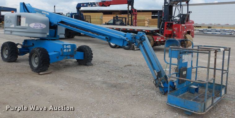 image for item IT9115 2001 Genie S-45  boom lift