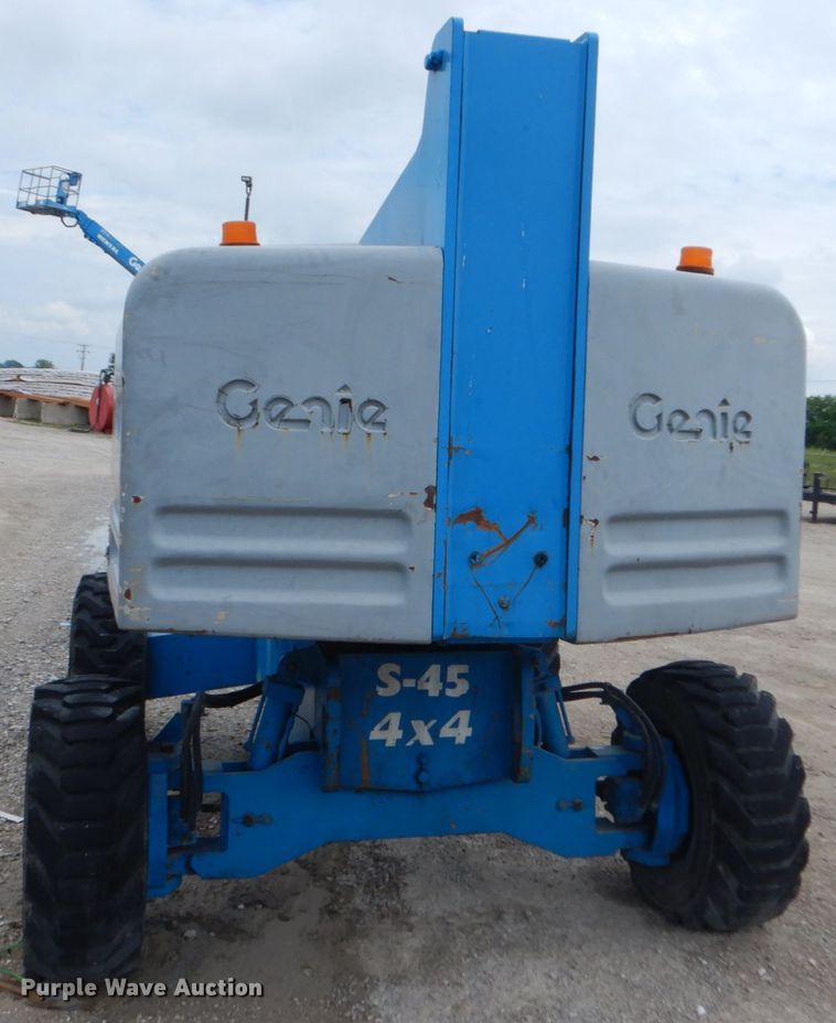 image for item IT9115 2001 Genie S-45  boom lift