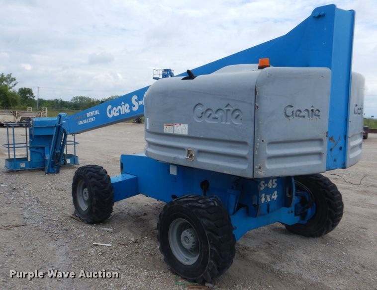image for item IT9115 2001 Genie S-45  boom lift