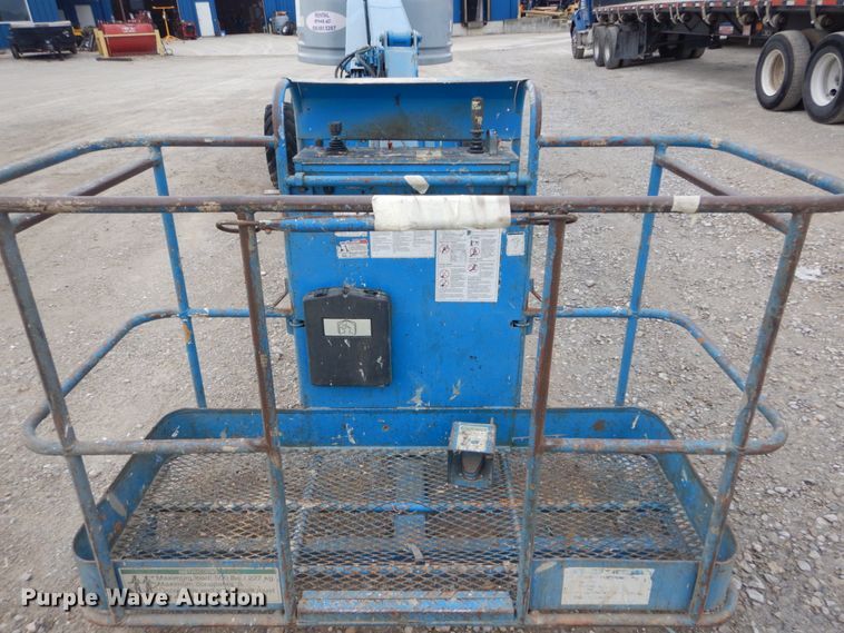 image for item IT9115 2001 Genie S-45  boom lift