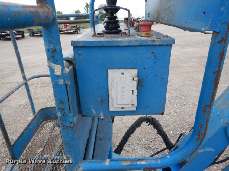 image for item IT9115 2001 Genie S-45  boom lift