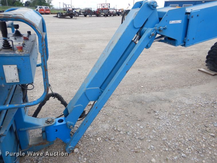 image for item IT9115 2001 Genie S-45  boom lift