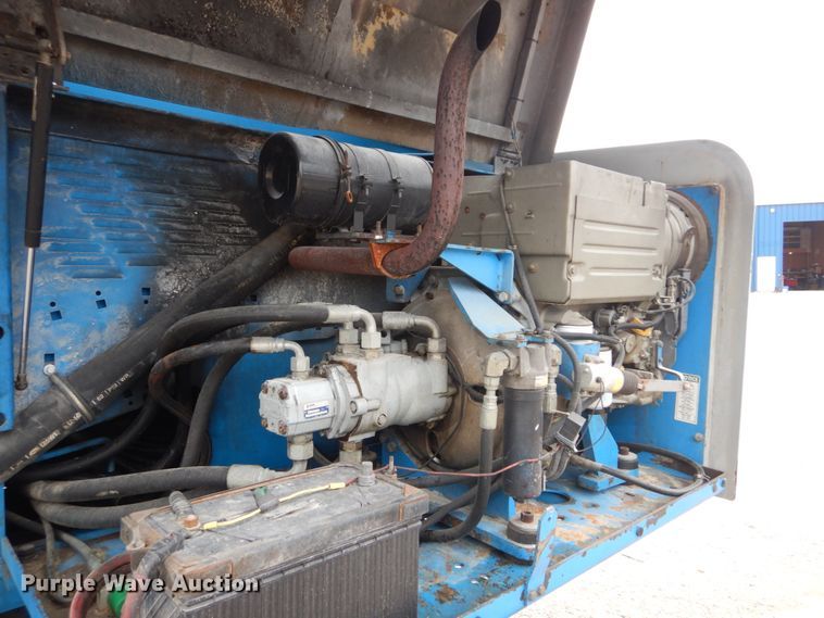 image for item IT9115 2001 Genie S-45  boom lift