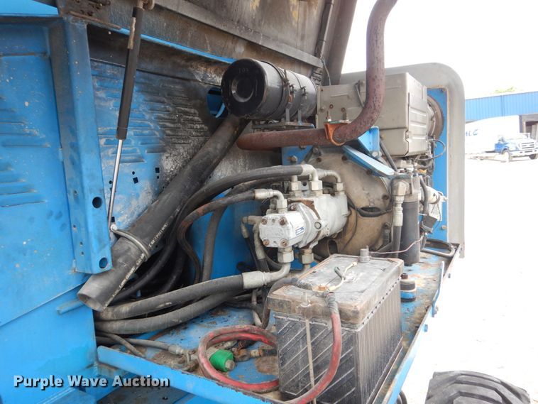 image for item IT9115 2001 Genie S-45  boom lift