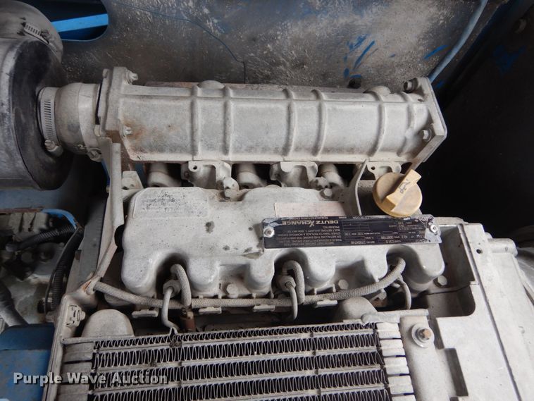 image for item IT9115 2001 Genie S-45  boom lift