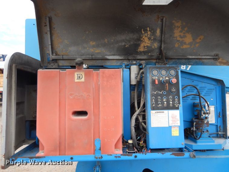 image for item IT9115 2001 Genie S-45  boom lift