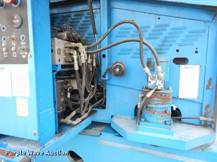 image for item IT9115 2001 Genie S-45  boom lift