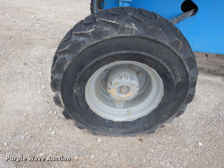 image for item IT9115 2001 Genie S-45  boom lift