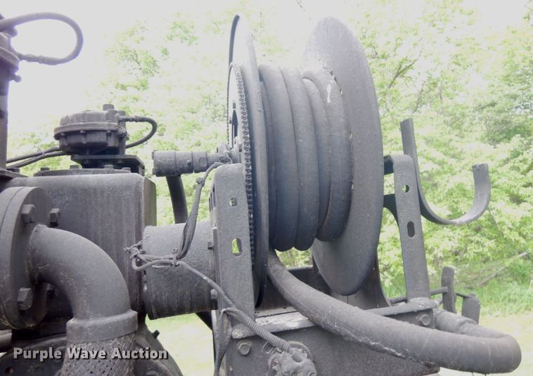 image for item IT9423 2005 Freightliner  oil distributor truck