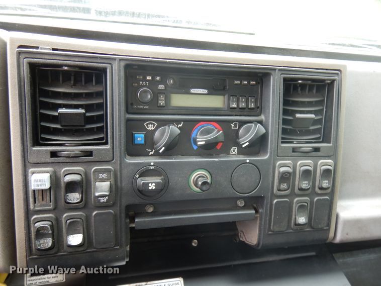 image for item IT9423 2005 Freightliner  oil distributor truck