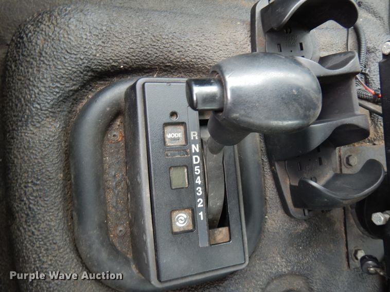 image for item IT9423 2005 Freightliner  oil distributor truck