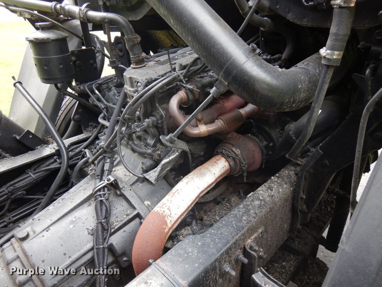 image for item IT9423 2005 Freightliner  oil distributor truck