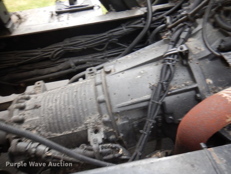 image for item IT9423 2005 Freightliner  oil distributor truck