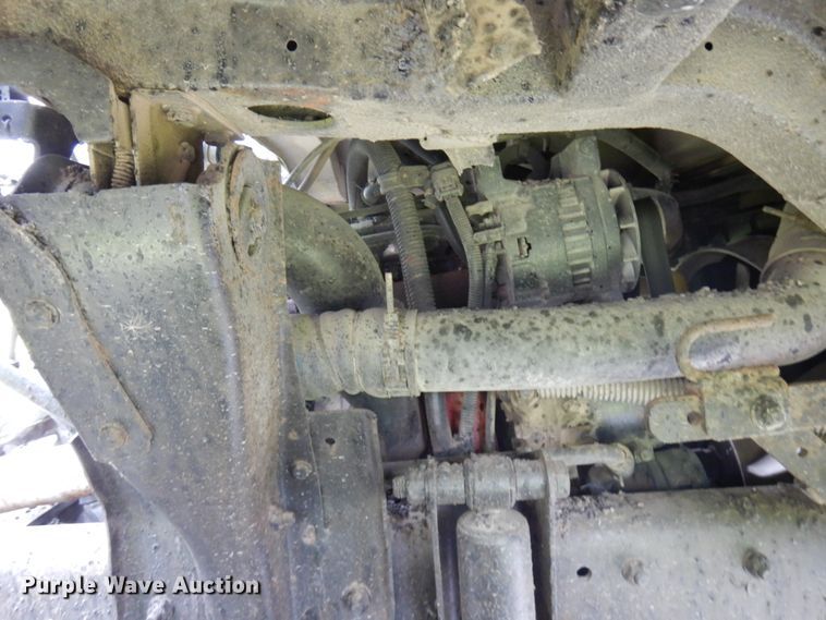 image for item IT9423 2005 Freightliner  oil distributor truck