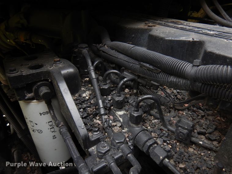 image for item IT9423 2005 Freightliner  oil distributor truck