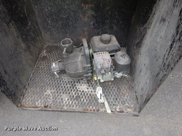 image for item IT9424 2005 Freightliner Business Class M2  oil distributor truck