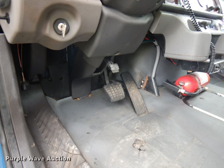 image for item IT9424 2005 Freightliner Business Class M2  oil distributor truck